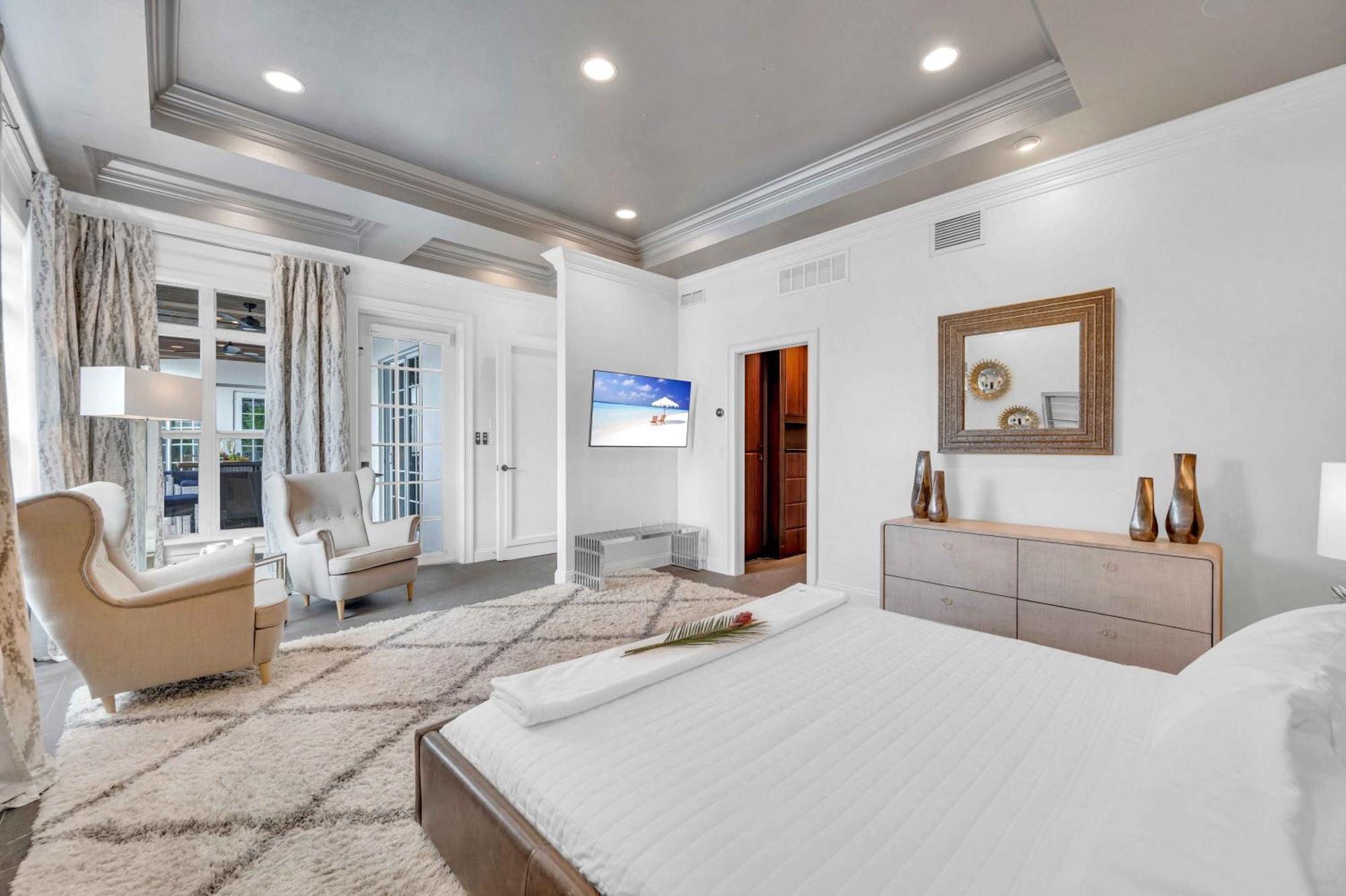 The Modern Castle Canal View Access Rooftop Living Greenhouse Vlllas Fort Lauderdale Exterior photo